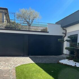 porte sezionali Carpenteria Jecla Montichiari (Brescia)